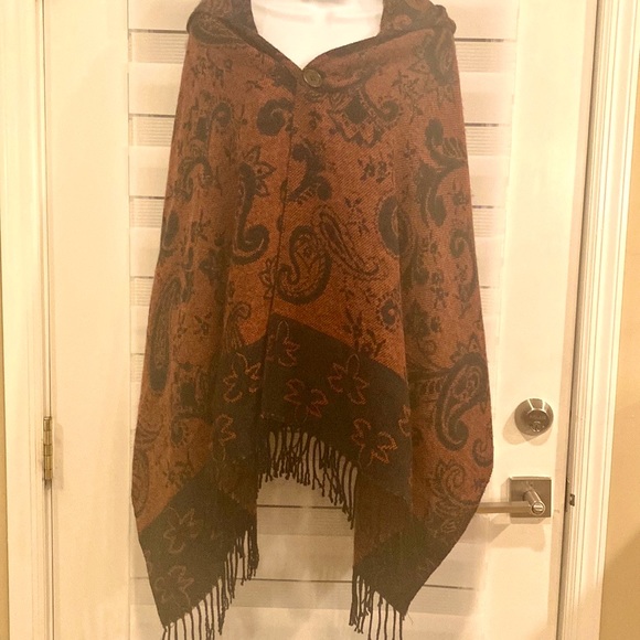 Reversible Knit cape with hood. One size fits all - Picture 1 of 5